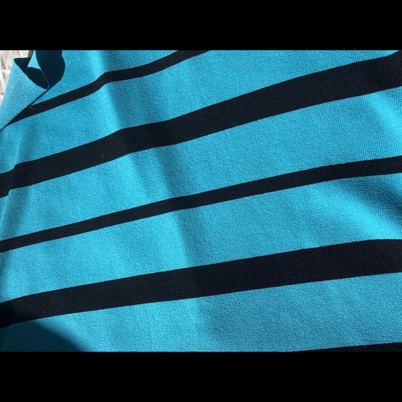 Apostrophe V Neck Black and Blue striped  Size XL. - Picture 4 of 8